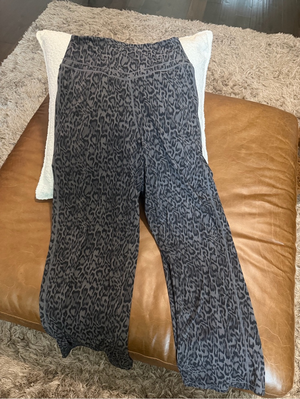 HALARA Gray Animal-Print Wide Leg Pants